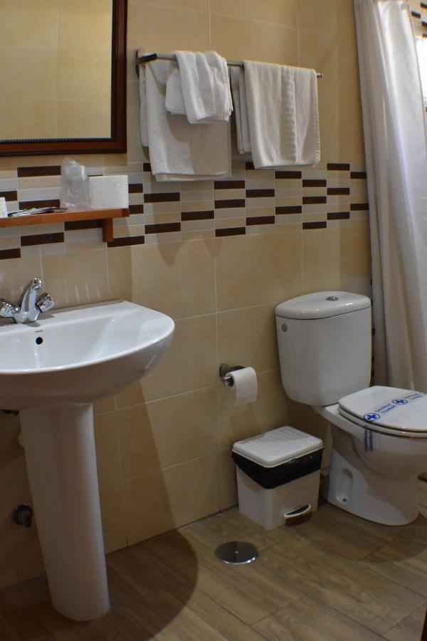 Hostal Alamare Севилья Экстерьер фото