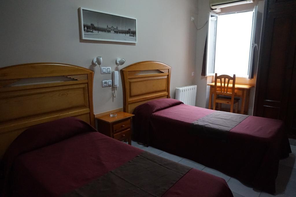Hostal Alamare Севилья Экстерьер фото